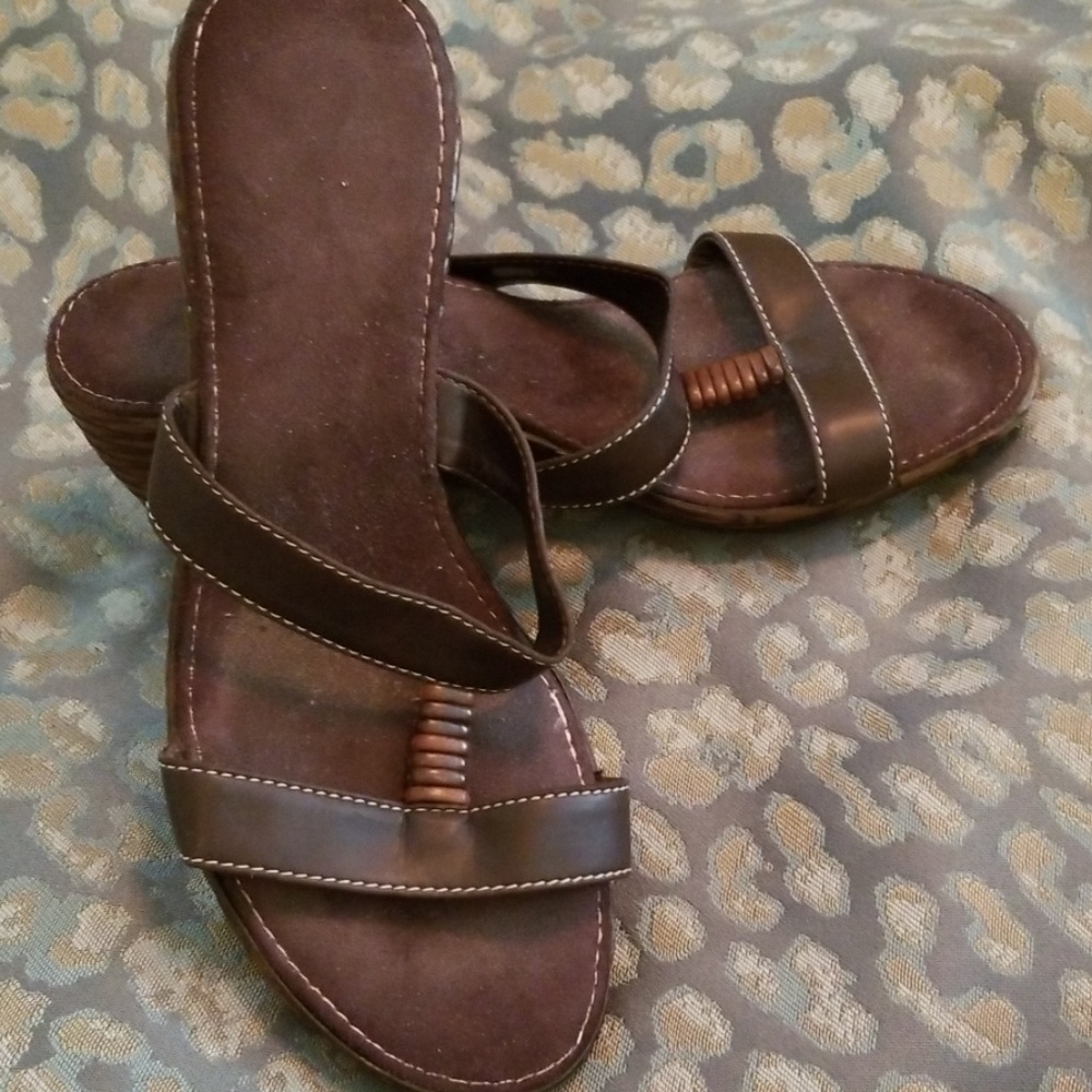 3/$50 Platform leather HBand Sandal. Sz 6